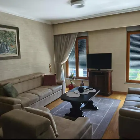 Daire Kraljev Park Podgoriçe